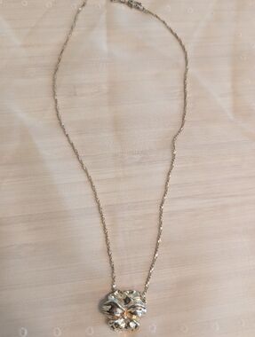 Vintage Monet Gold Toned Necklace With Flower Pendant